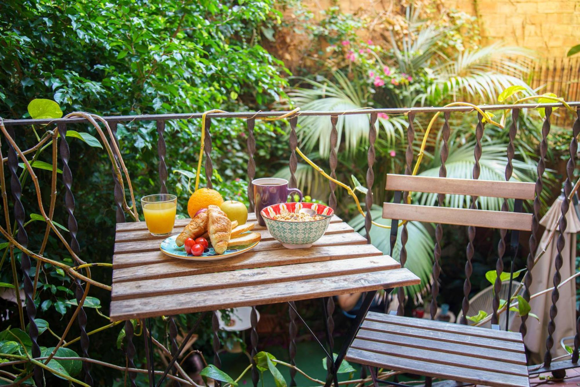 Casa Barcelo Hostel *